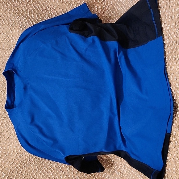 Land's End Rash Guard - Picture 3 of 9